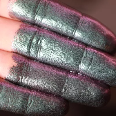 Lost in The Sea of Purple - Ama Makeup Pigment Chameleon Lost in The Sea of Purple - Ama Makeup Pigment Chameleon