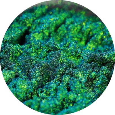 When She Had A Lucky Charm - Ama Makeup Pigment Chameleon When She Had A Lucky Charm - Ama Makeup Pigment Chameleon