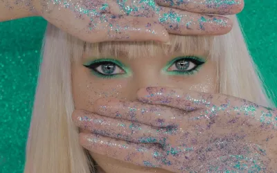 AMA Pigments lanseaza doua colectii noi in colaborare cu Tania Maxim si Paulina Buldumea